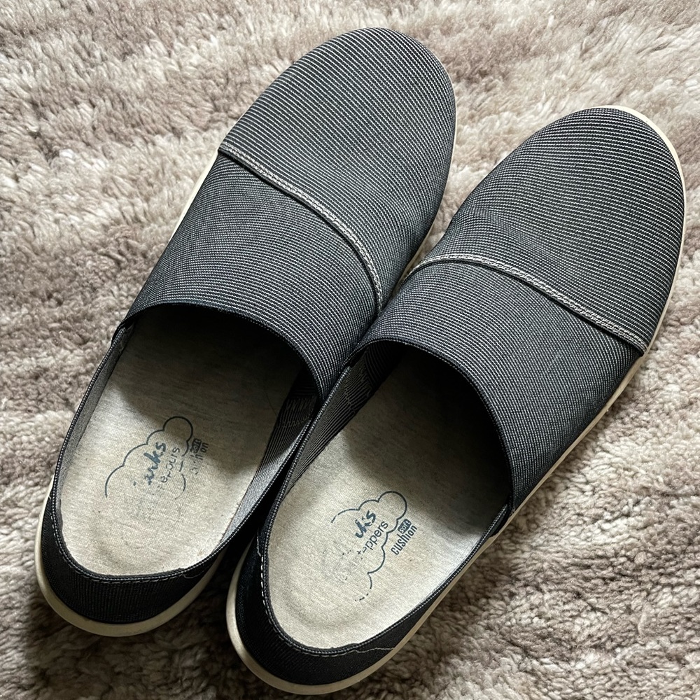 Clark’s cloud steppers navy slip on shoe